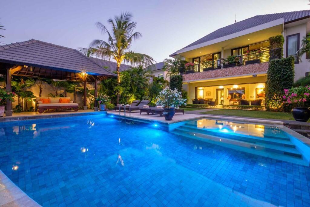 Kejora Beachfront Estate Sanur -Stunning Villa Eleven Exterior photo